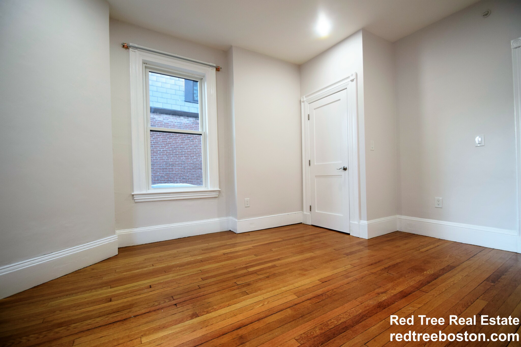 48 Gloucester St, Back Bay