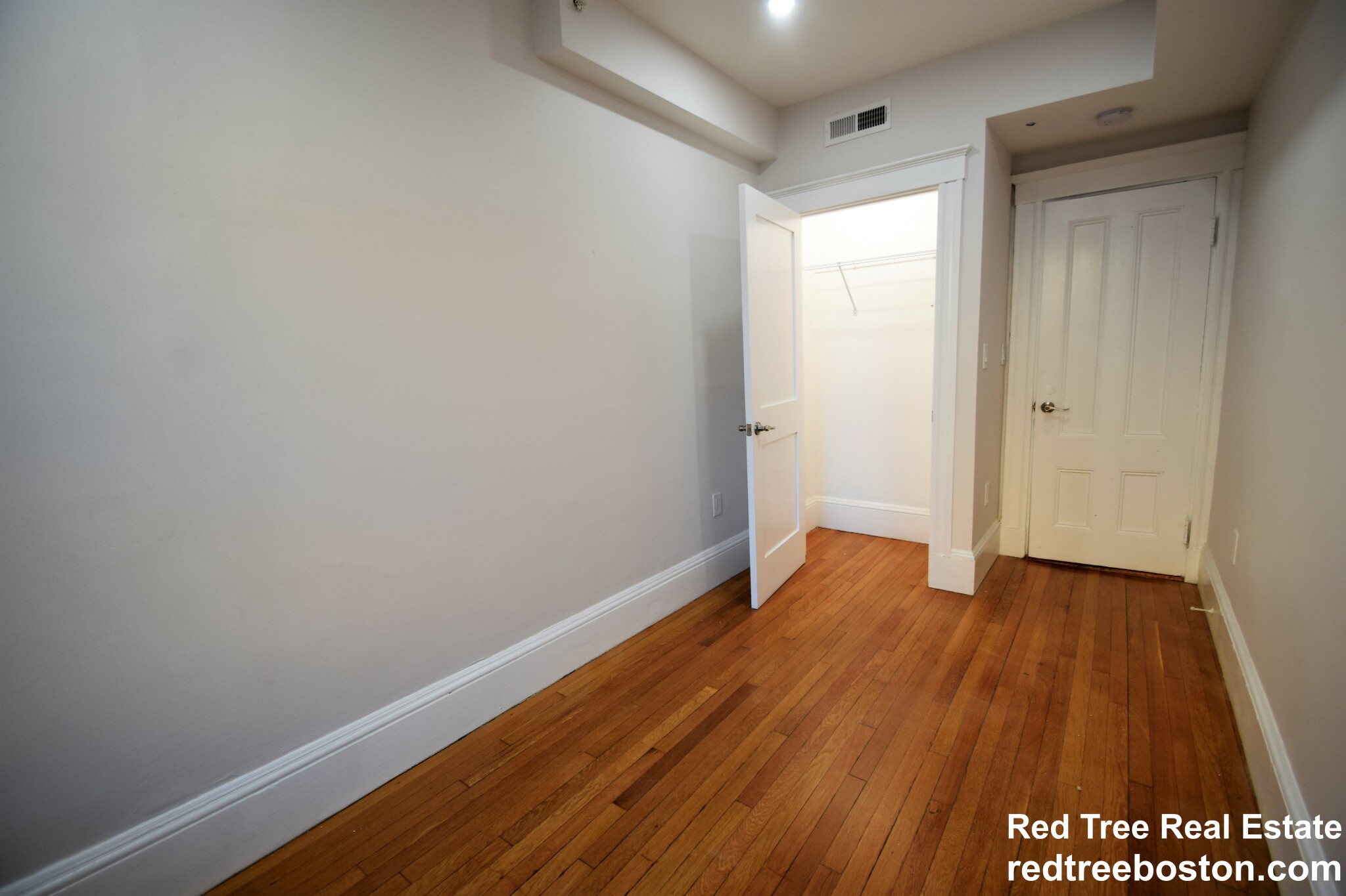 48 Gloucester St, Back Bay