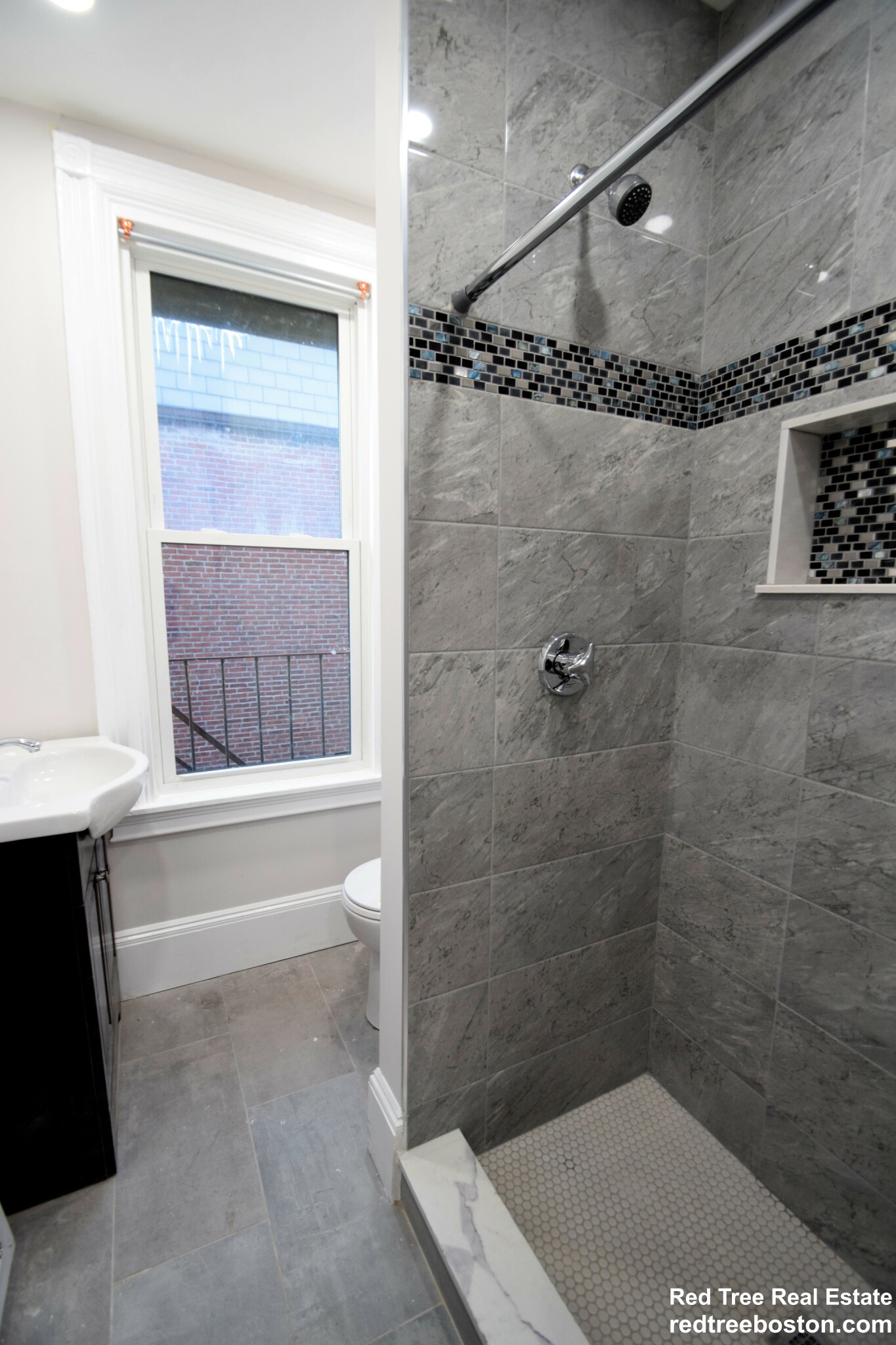 48 Gloucester St, Back Bay