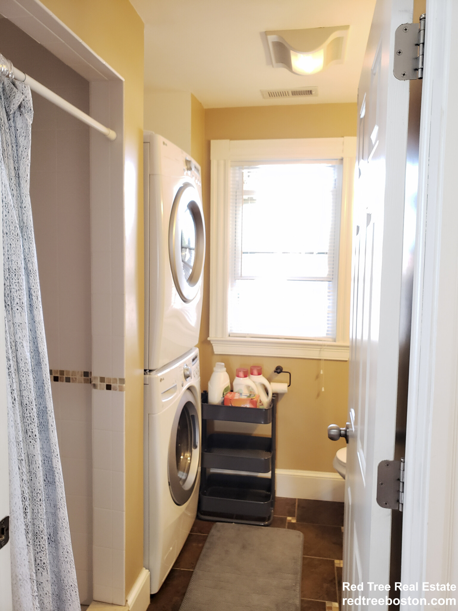 3 bed, 2 bath apartment for rent at 557 Heath St Unit 3, Brookline — photo 8 of 11