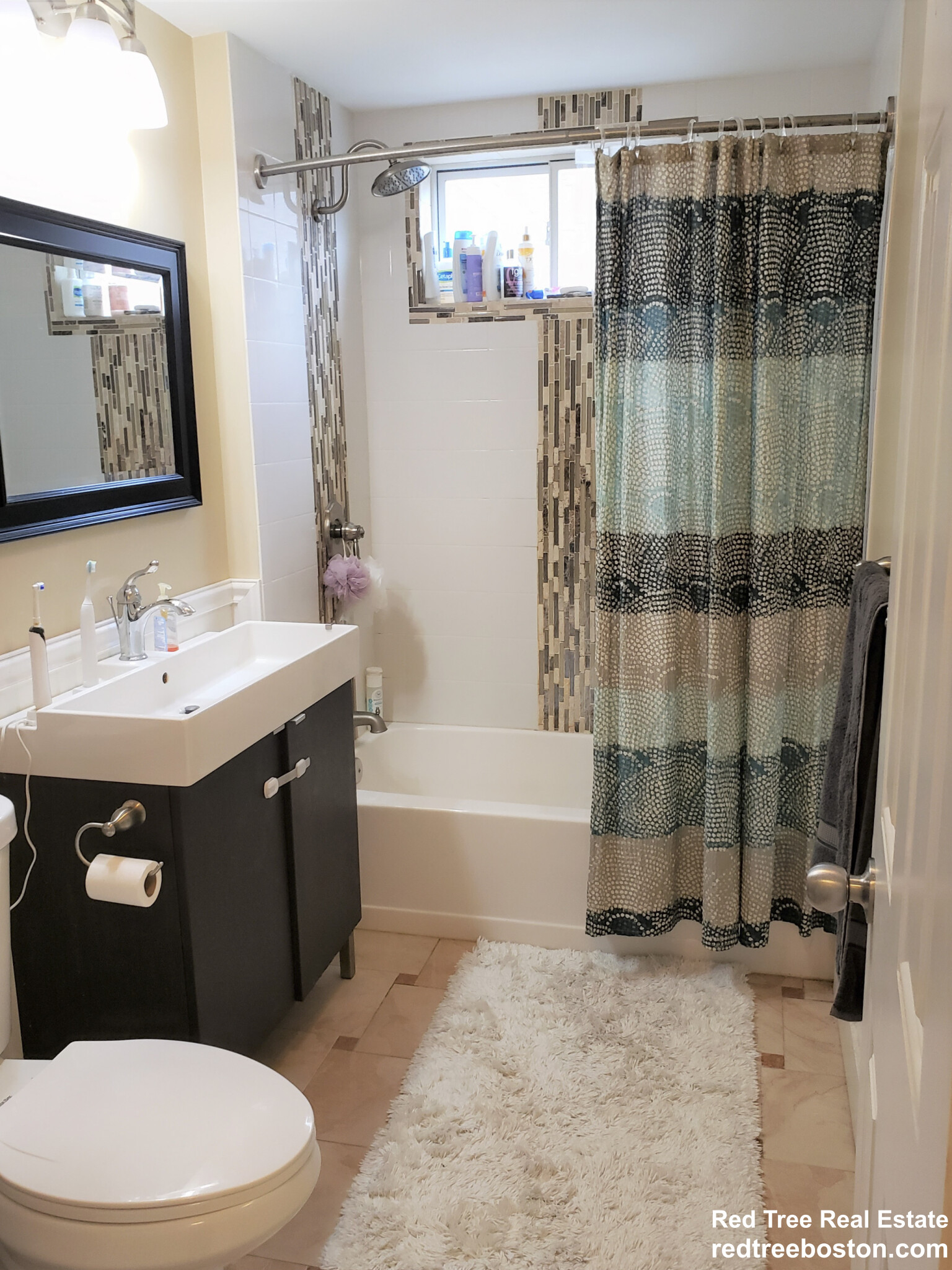 3 bed, 2 bath apartment for rent at 557 Heath St Unit 3, Brookline — photo 6 of 11