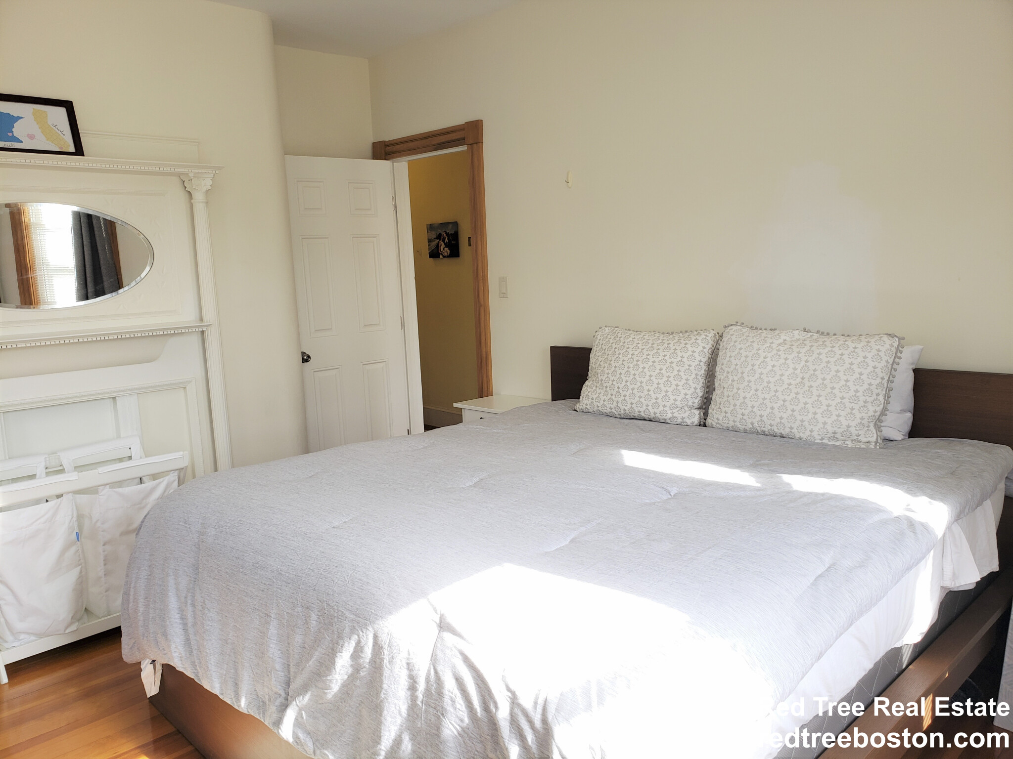 3 bed, 2 bath apartment for rent at 557 Heath St Unit 3, Brookline — photo 5 of 11