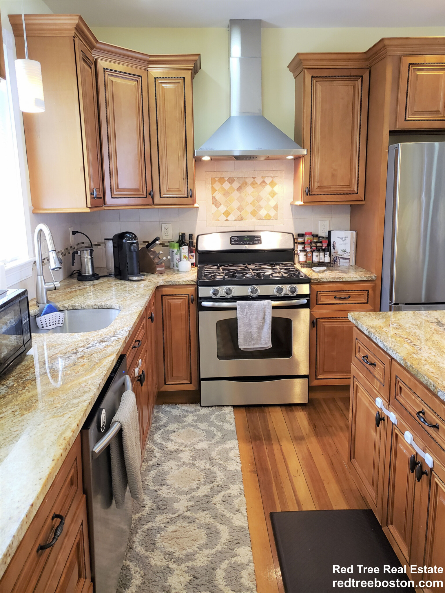 3 bed, 2 bath apartment for rent at 557 Heath St Unit 3, Brookline — photo 3 of 11