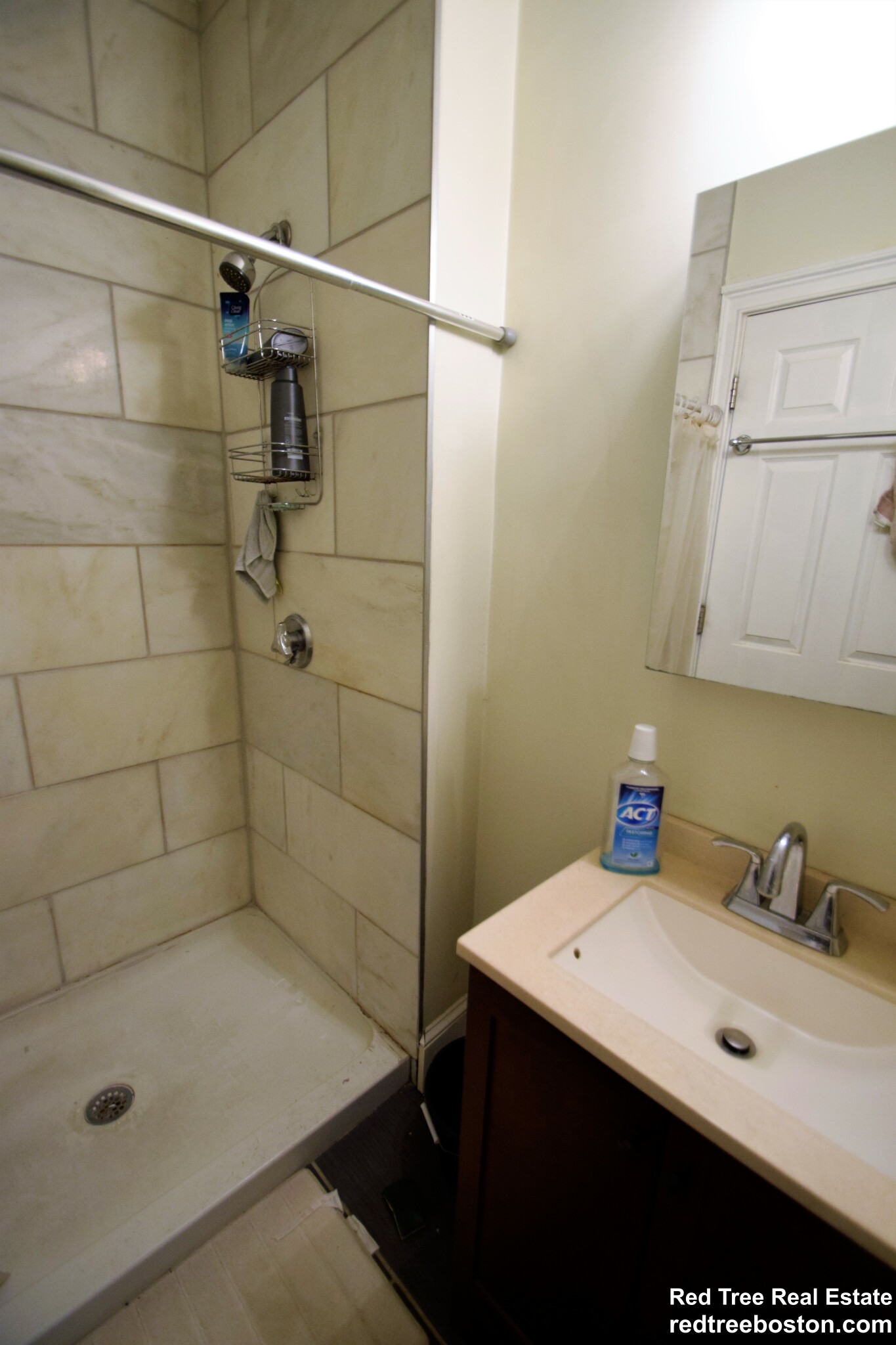 3 bed, 2 bath apartment for rent at 9 Winter Hill Rd Unit 1, Medford — photo 8 of 17