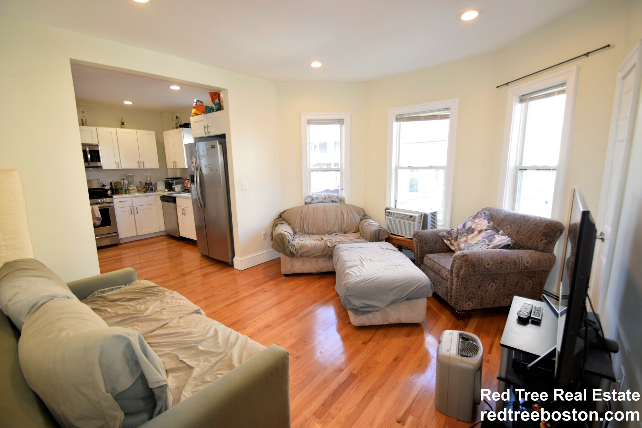 3 bed, 2 bath apartment for rent at 9 Winter Hill Rd Unit 1, Medford — photo 5 of 17