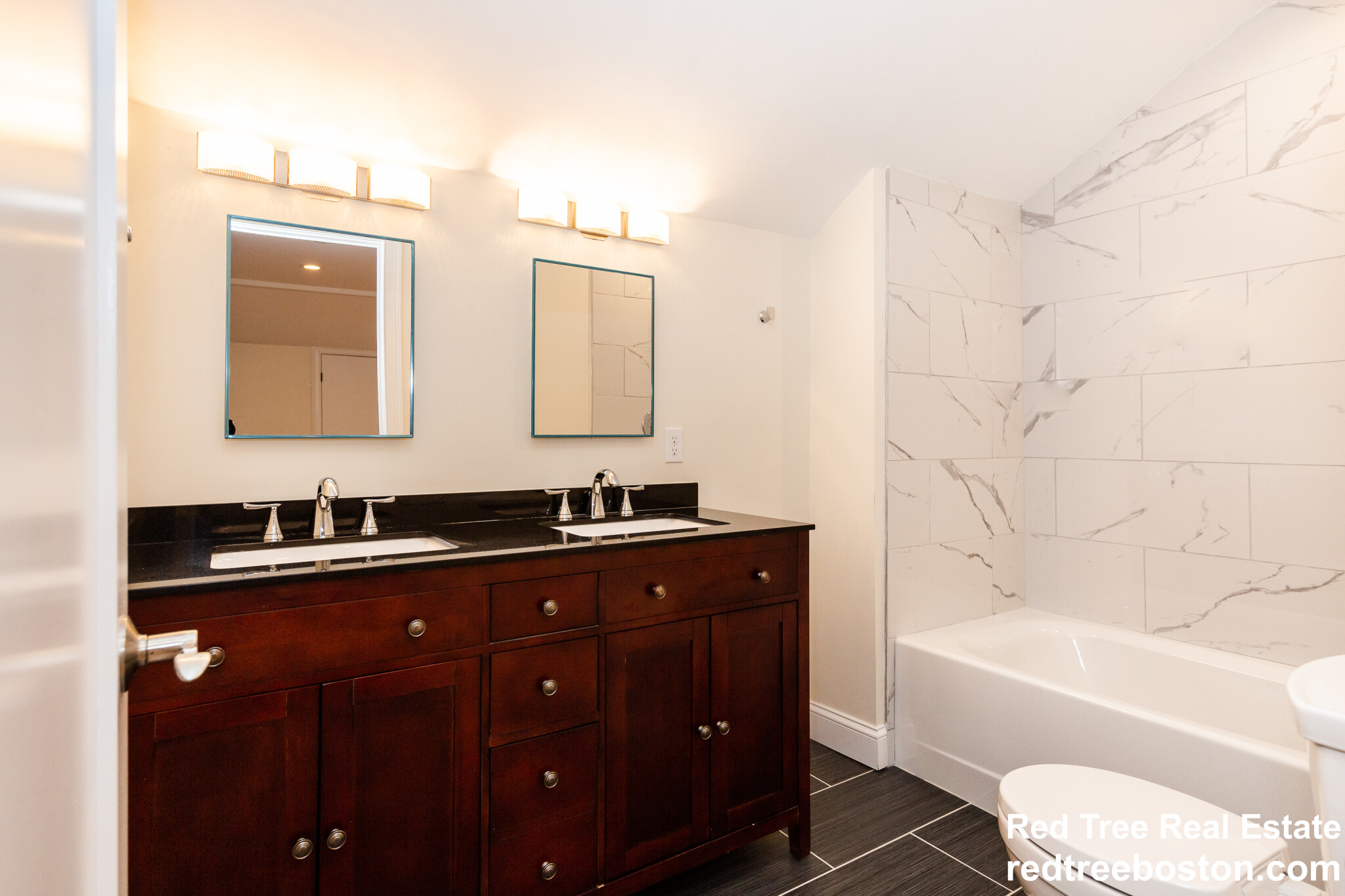 51 Fulton St, Medford