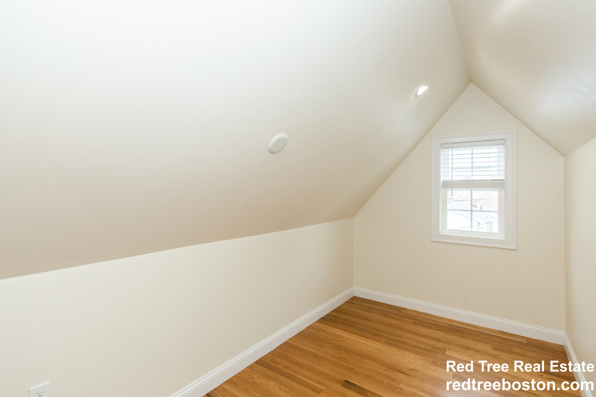 51 Fulton St, Medford