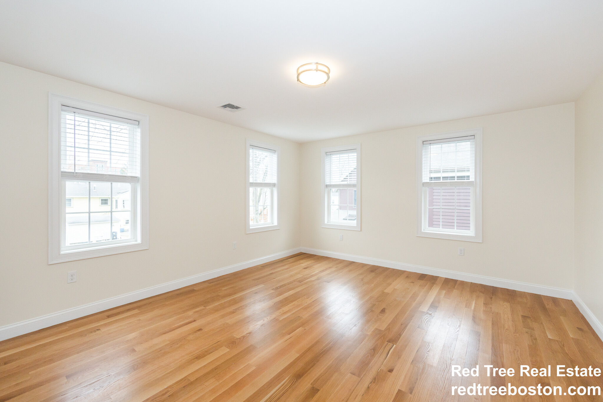 51 Fulton St, Medford