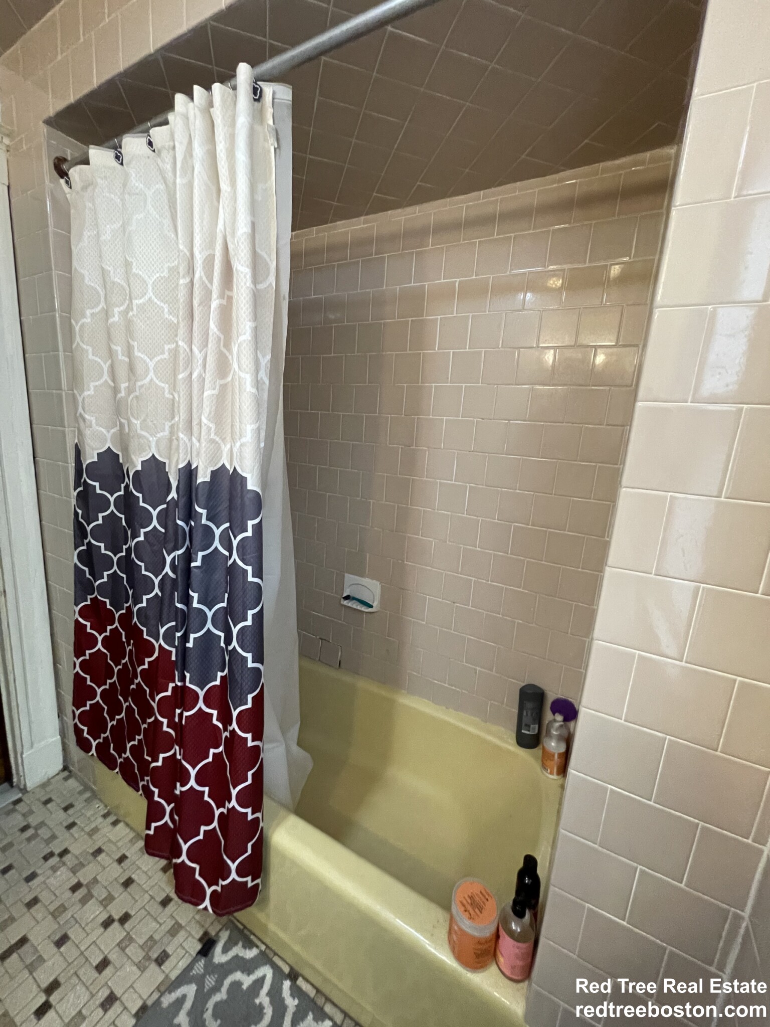 51 Bay State Ave, Davis Square