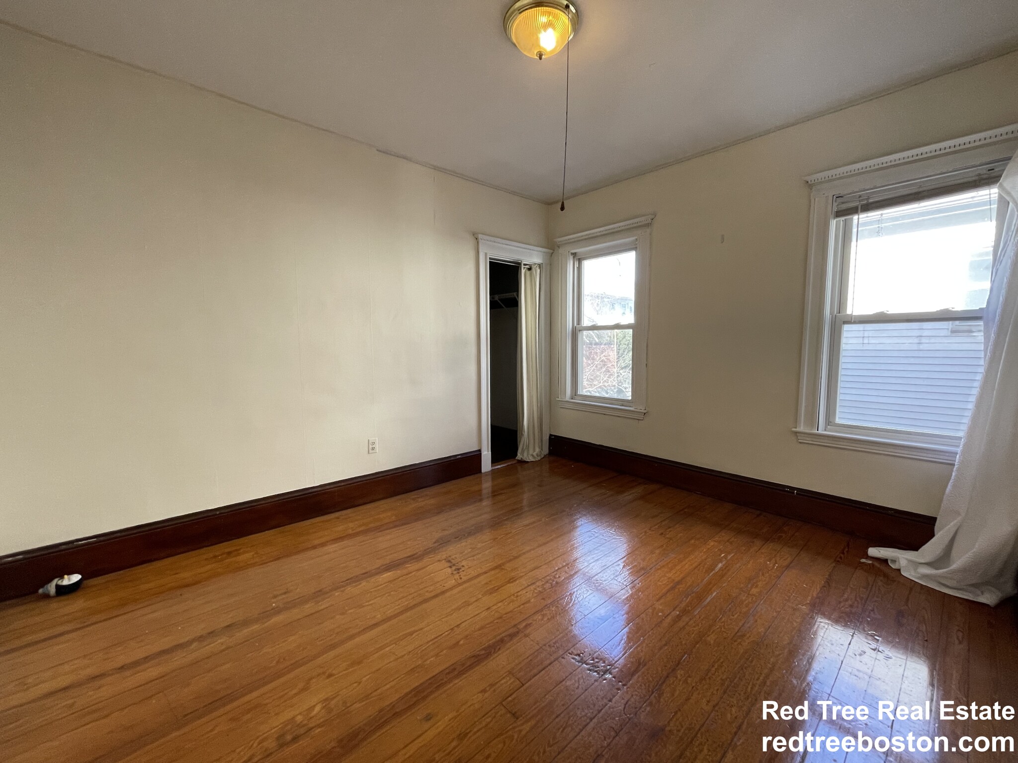 51 Bay State Ave, Davis Square