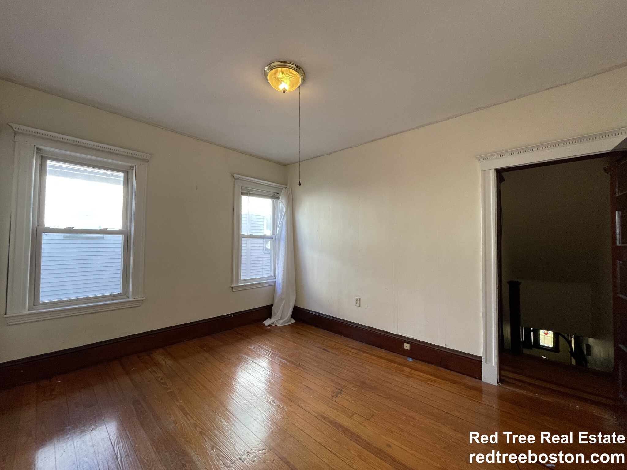 51 Bay State Ave, Davis Square