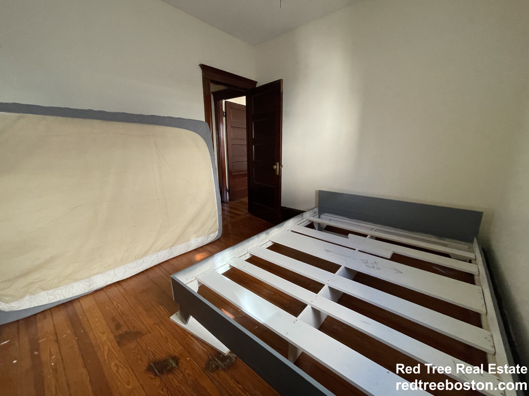 51 Bay State Ave, Davis Square