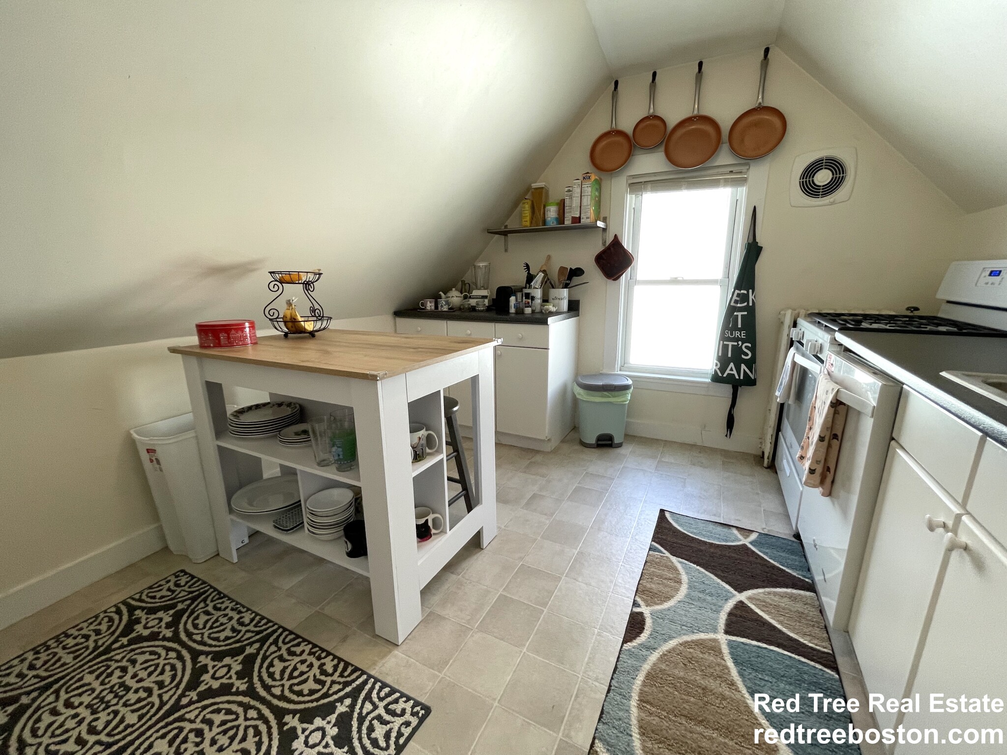 2 bed, 1 bath apartment for rent at 5 Wenham St Unit 2, Jamaica Plain — photo 10 of 26