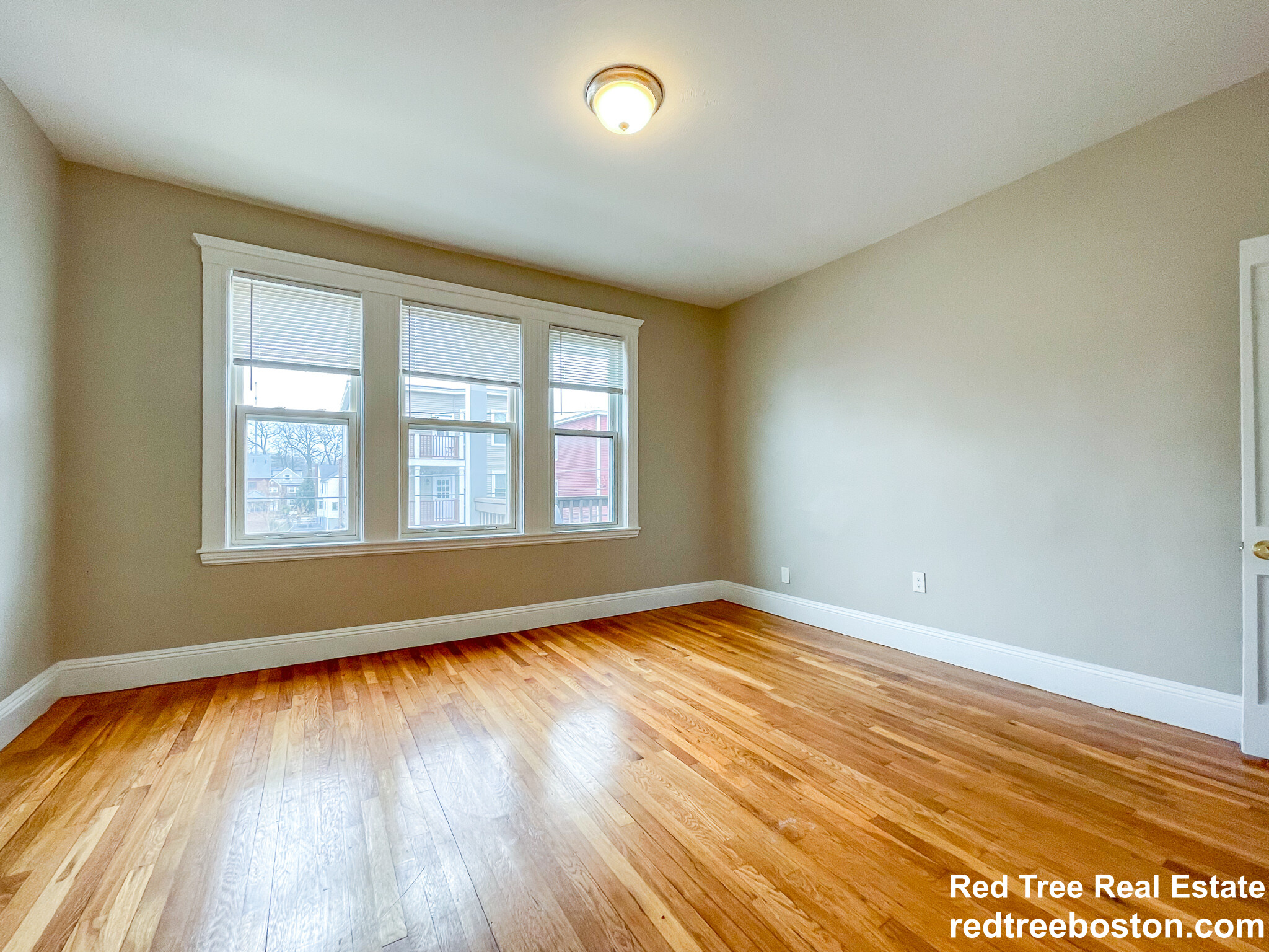 2 bed, 1 bath apartment for rent at 301 Fuller St Unit 3, Dorchester — photo 2 of 10