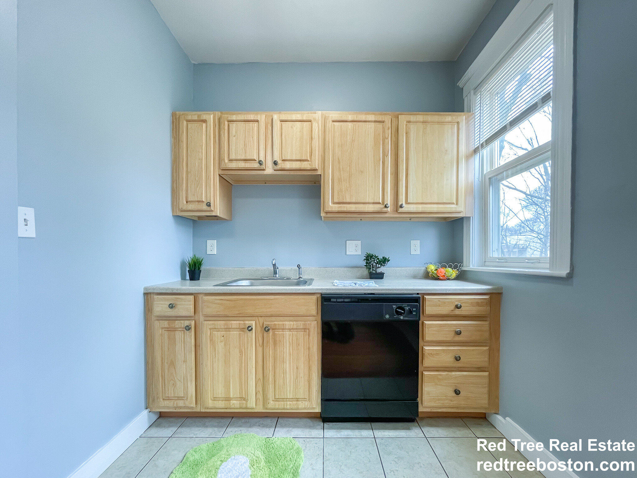 2 bed, 1 bath apartment for rent at 301 Fuller St Unit 3, Dorchester — photo 4 of 10