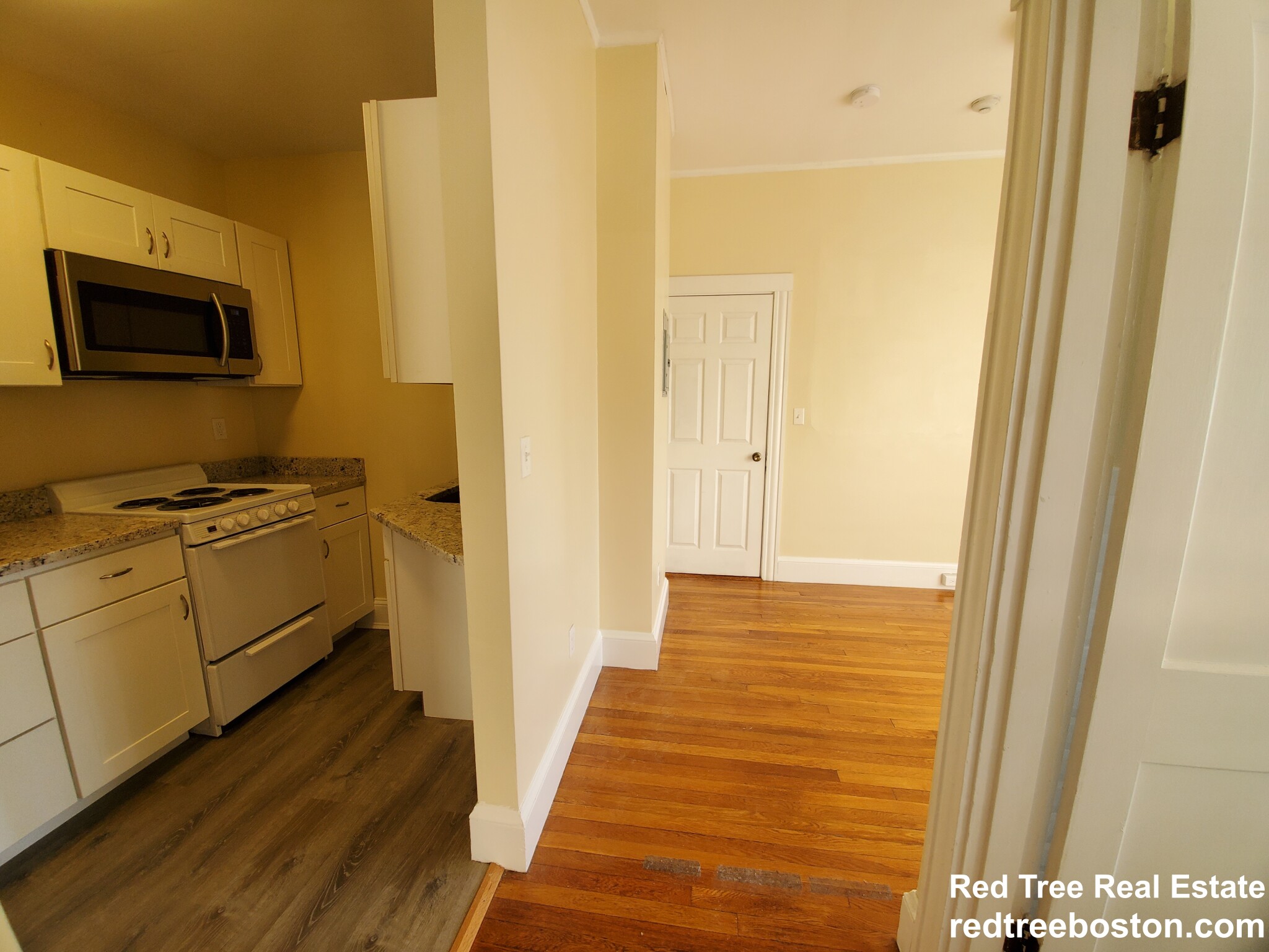 Studio bed, 1 bath apartment for rent at 21 Herrick Rd Unit 5A, Newton — photo 3 of 8