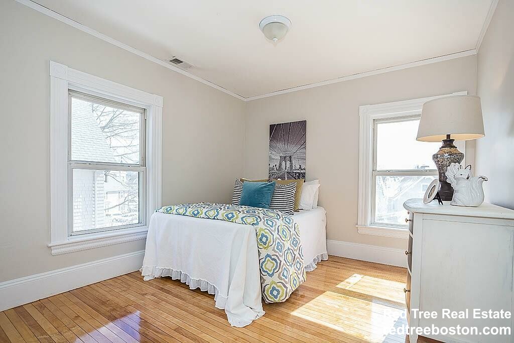 2 bed, 1 bath apartment for rent at 16 Scott St Unit 2, Woburn — photo 4 of 10