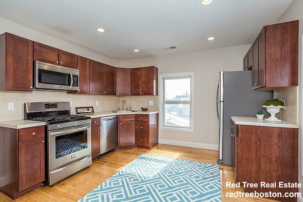 2 bed, 1 bath apartment for rent at 16 Scott St Unit 2, Woburn — photo 2 of 10