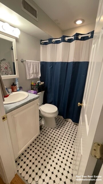 11 Kinross Rd, Brighton