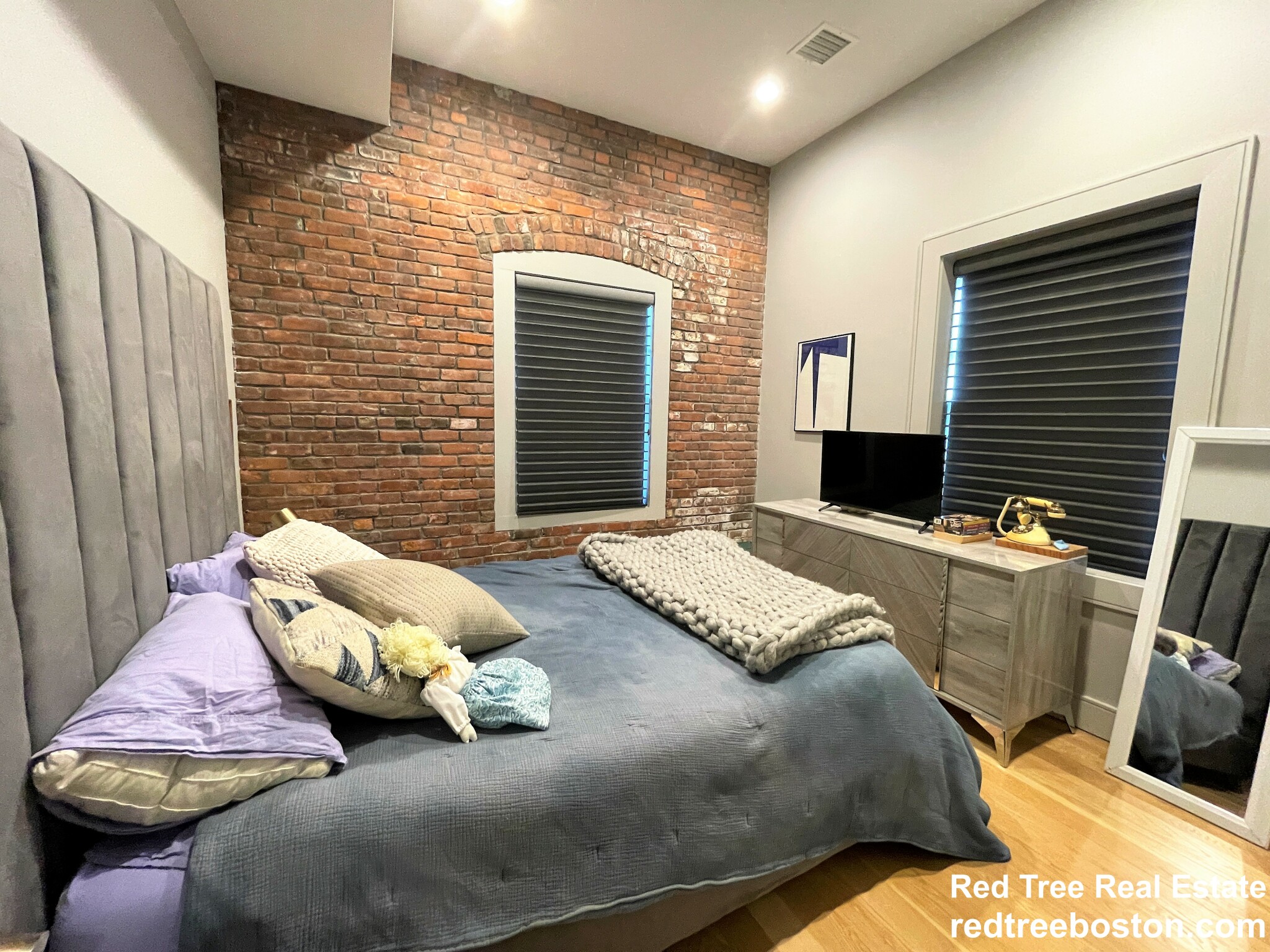 4 bed, 3 bath apartment for rent at 47 Winchester St Unit 3, Coolidge Corner — photo 13 of 35