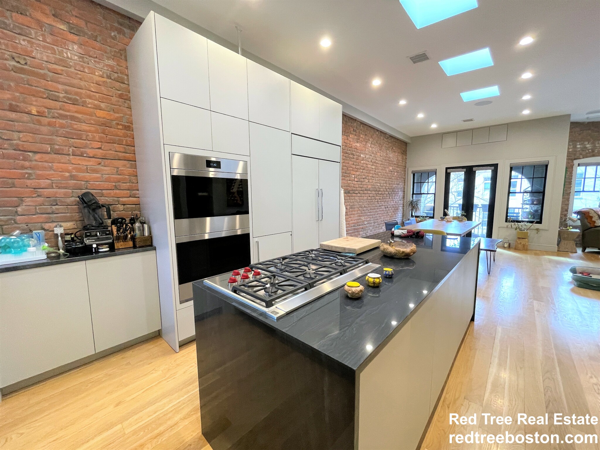 4 bed, 3 bath apartment for rent at 47 Winchester St Unit 3, Coolidge Corner — photo 3 of 35