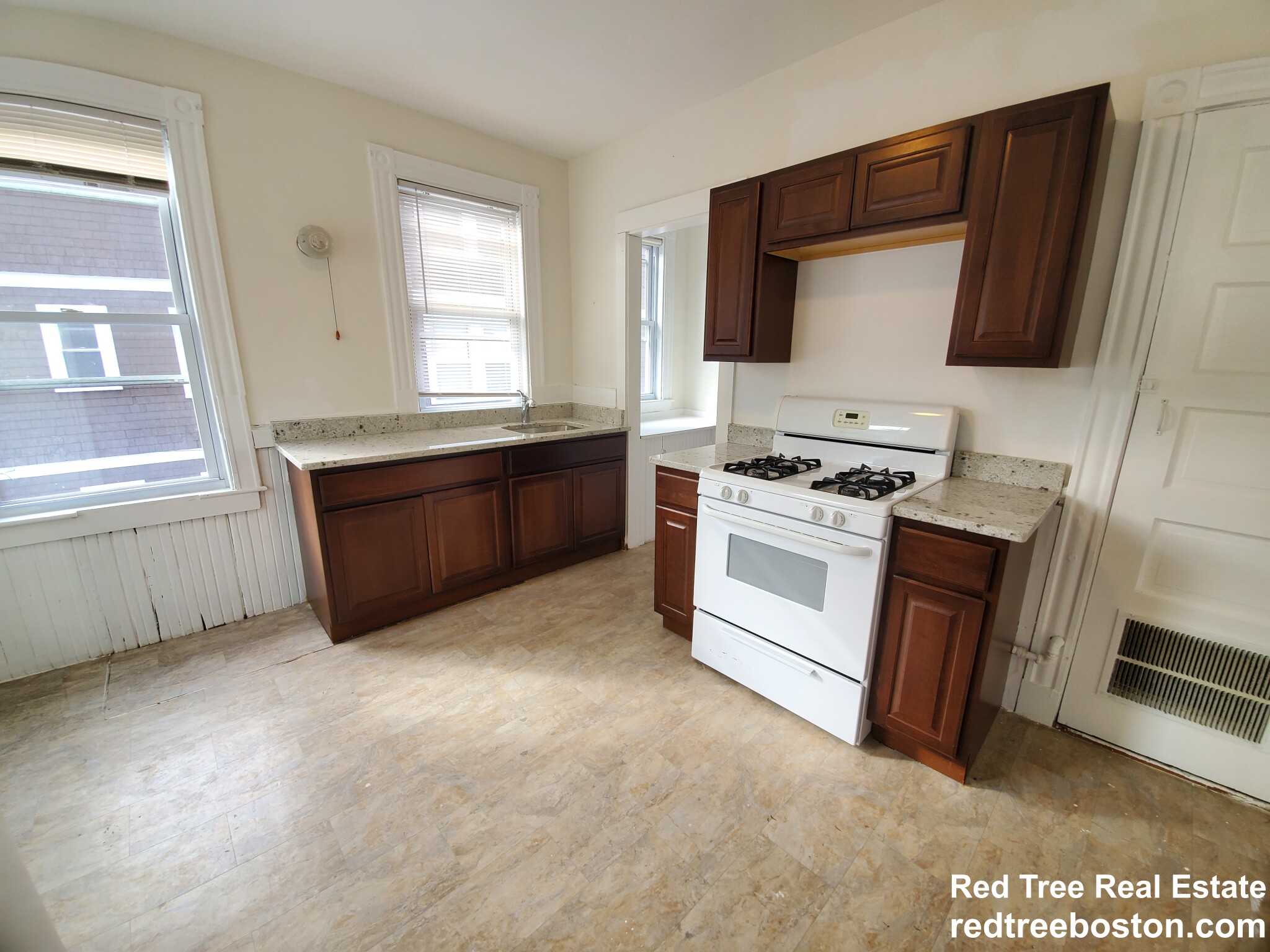 250 Belgrade Ave, Roslindale