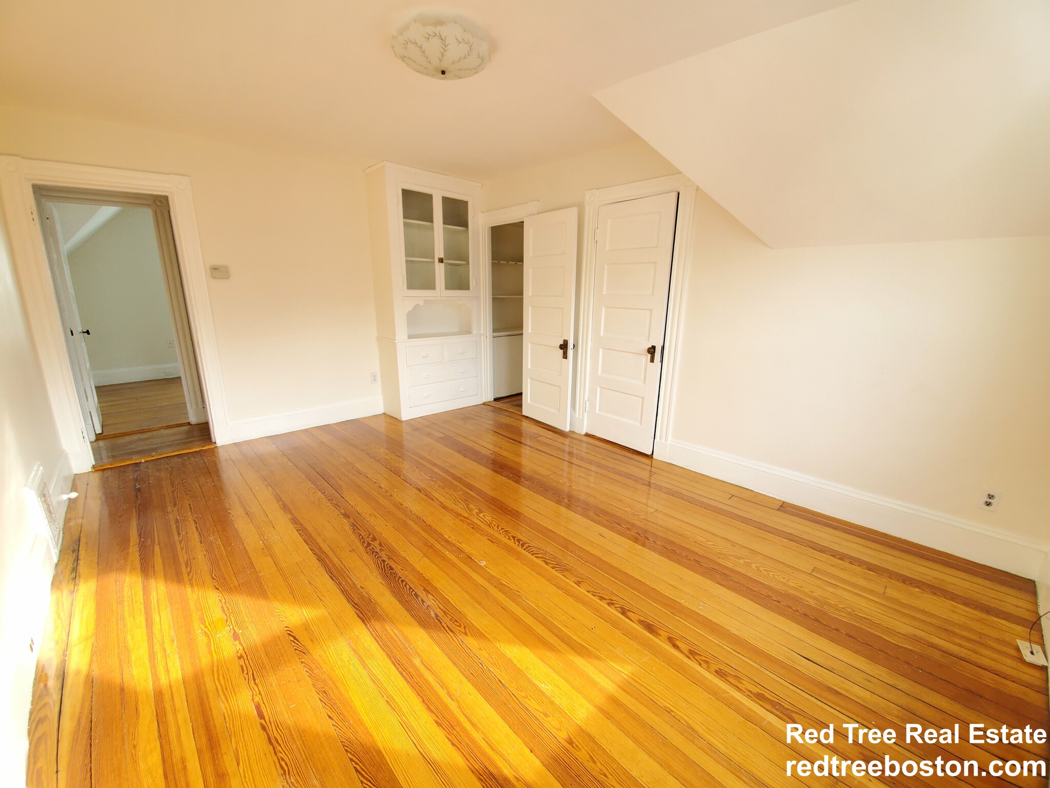 250 Belgrade Ave, Roslindale