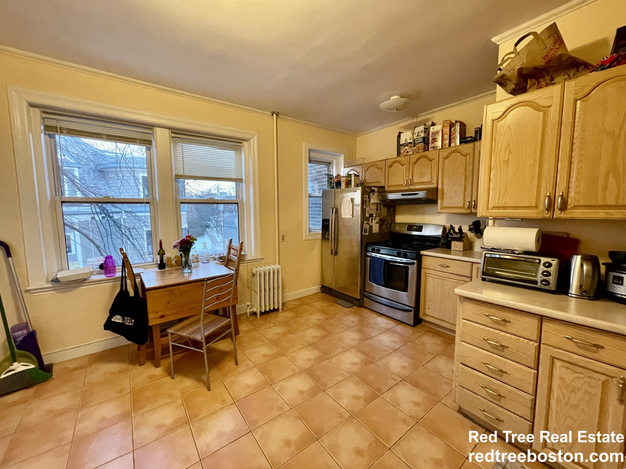 3 bed, 2 bath apartment for rent at 119 Winthrop Rd Unit 4, Brookline — photo 6 of 29