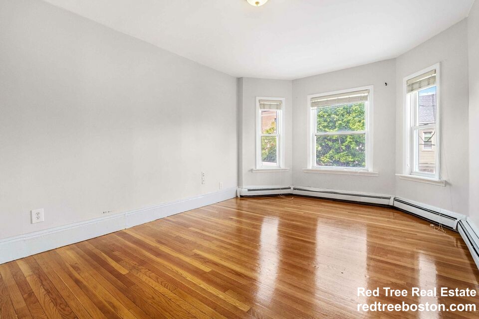 3 bed, 2 bath apartment for rent at 17 Aspinwall Ave Unit 2, Brookline — photo 1 of 8
