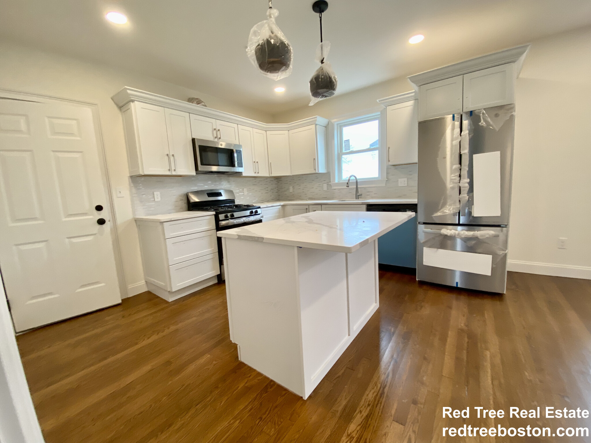 19-21 Bellevue St, Banks Square