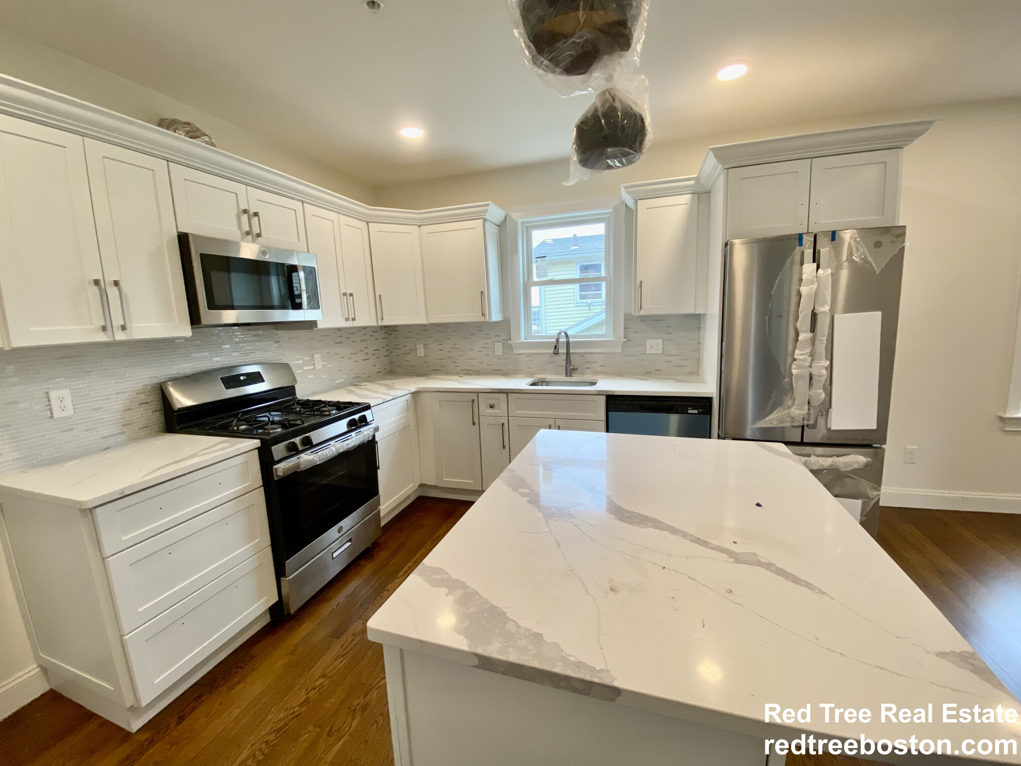 19-21 Bellevue St, Banks Square