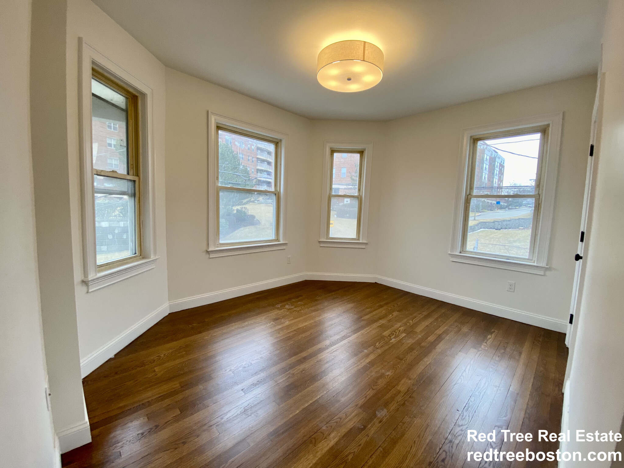 19-21 Bellevue St, Banks Square