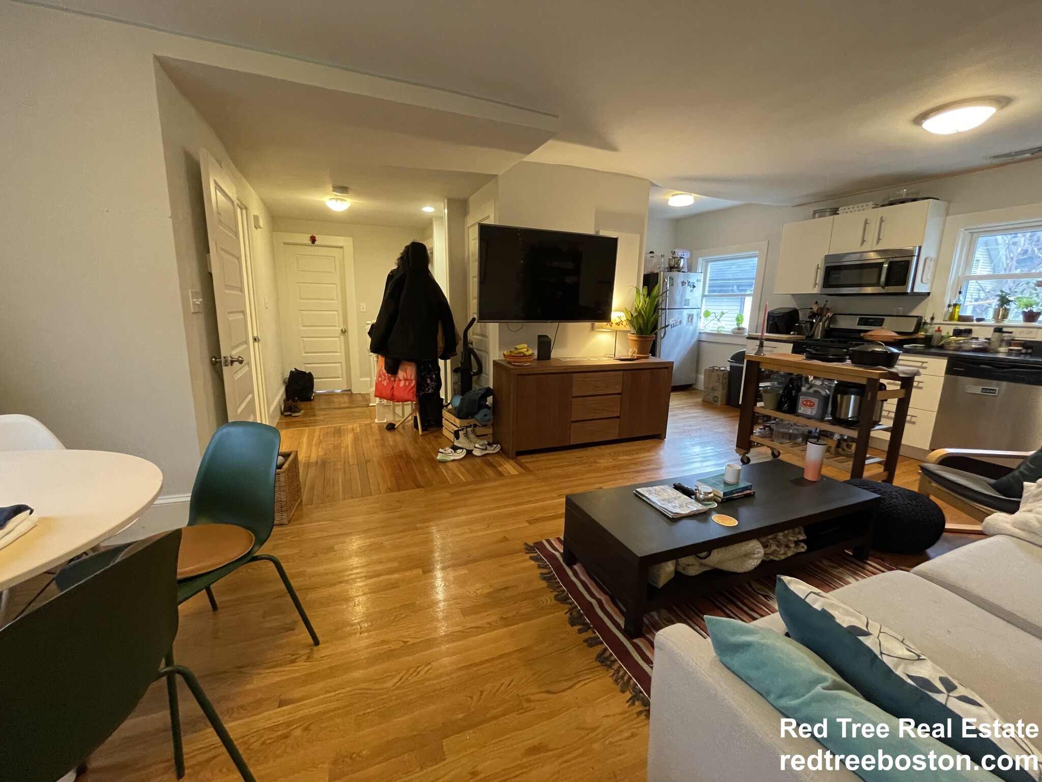 4 bed, 1 bath apartment for rent at 5 Riverside Rd Unit 2, Cambridgeport — photo 2 of 43