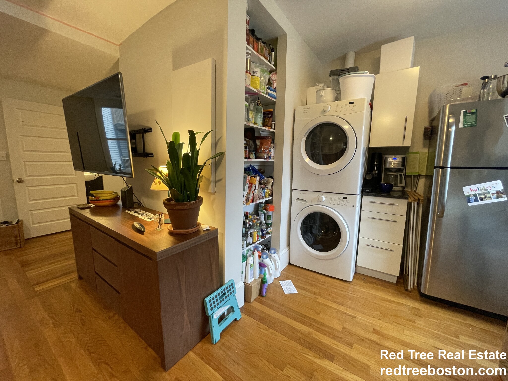 4 bed, 1 bath apartment for rent at 5 Riverside Rd Unit 2, Cambridgeport — photo 6 of 43