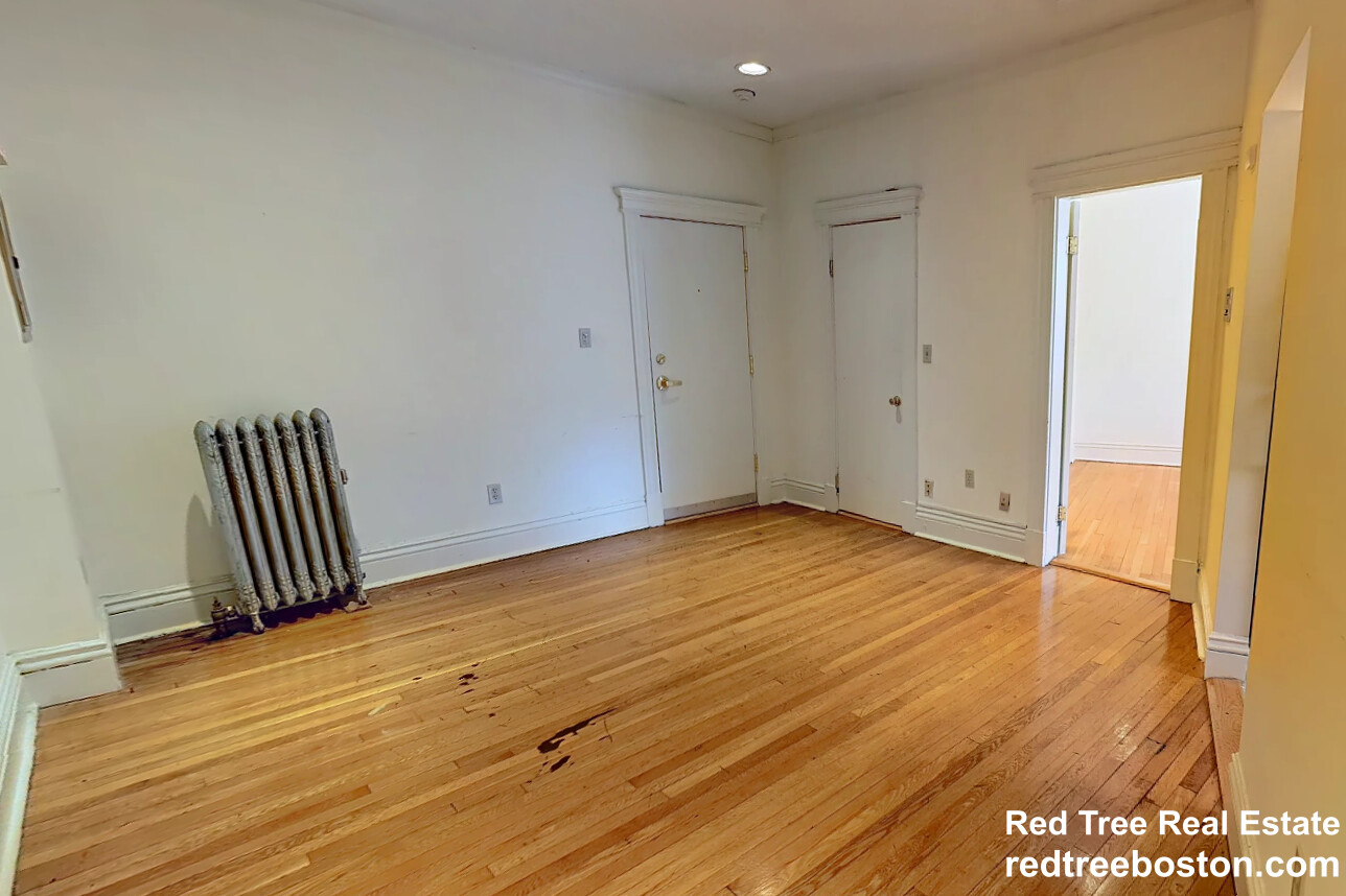 106 Queensberry St, Fenway