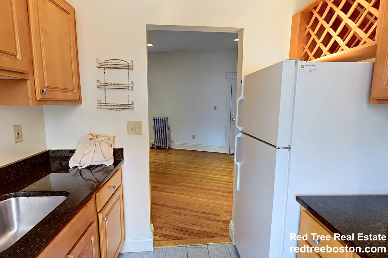 106 Queensberry St, Fenway