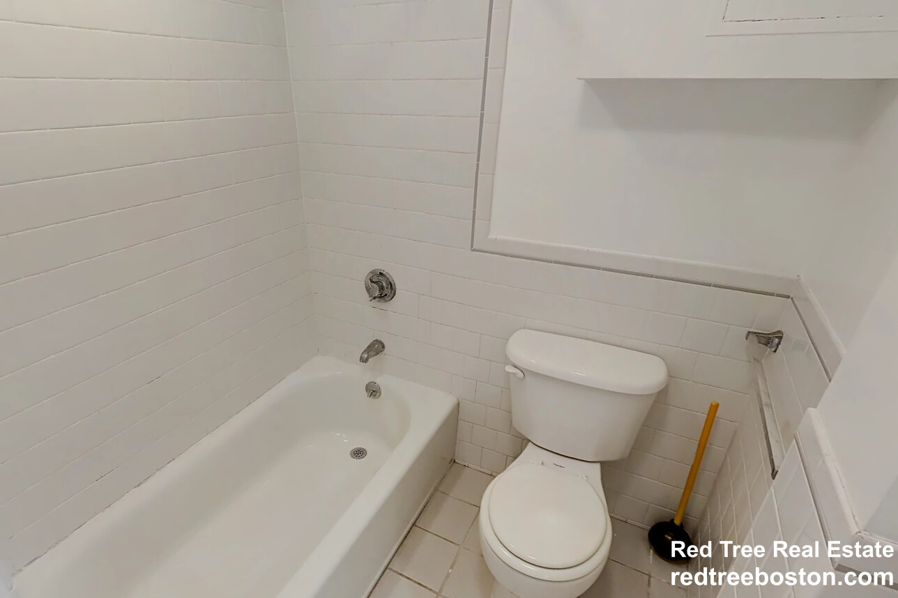 107 Queensberry St, Fenway