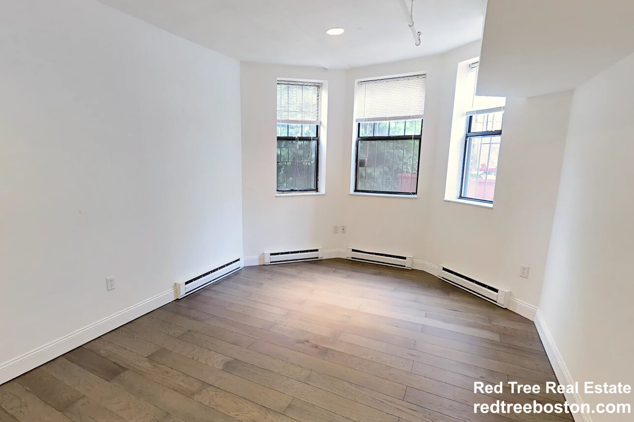 107 Queensberry St, Fenway