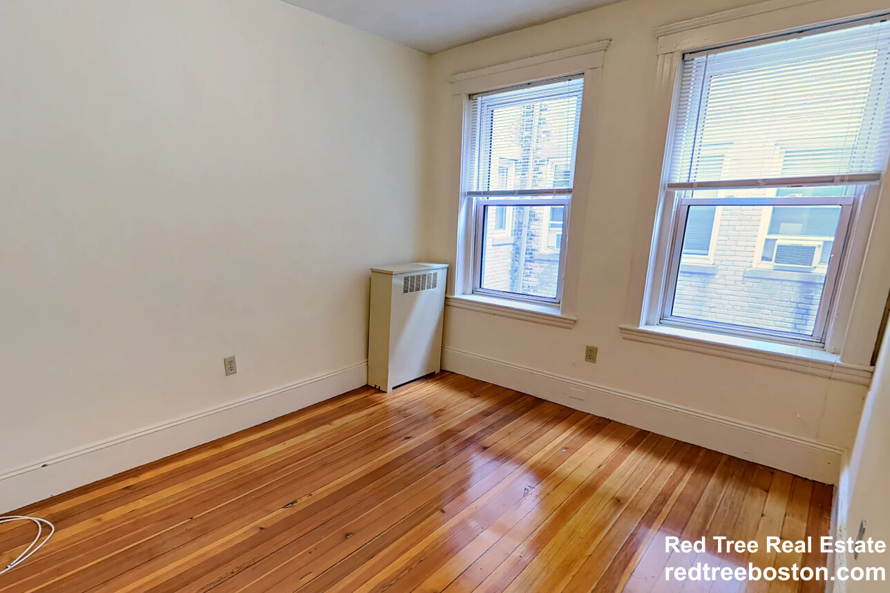 55 Queensberry St, Fenway