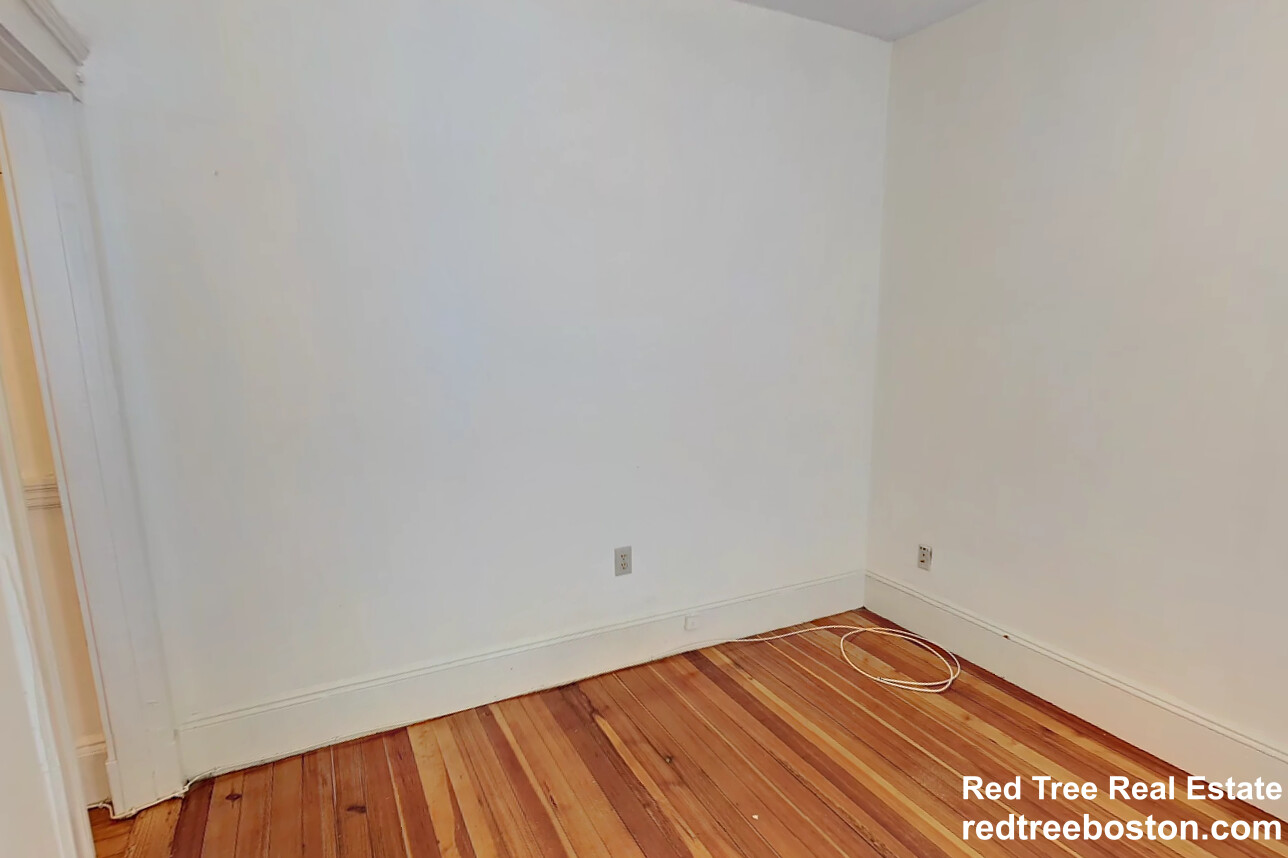 55 Queensberry St, Fenway