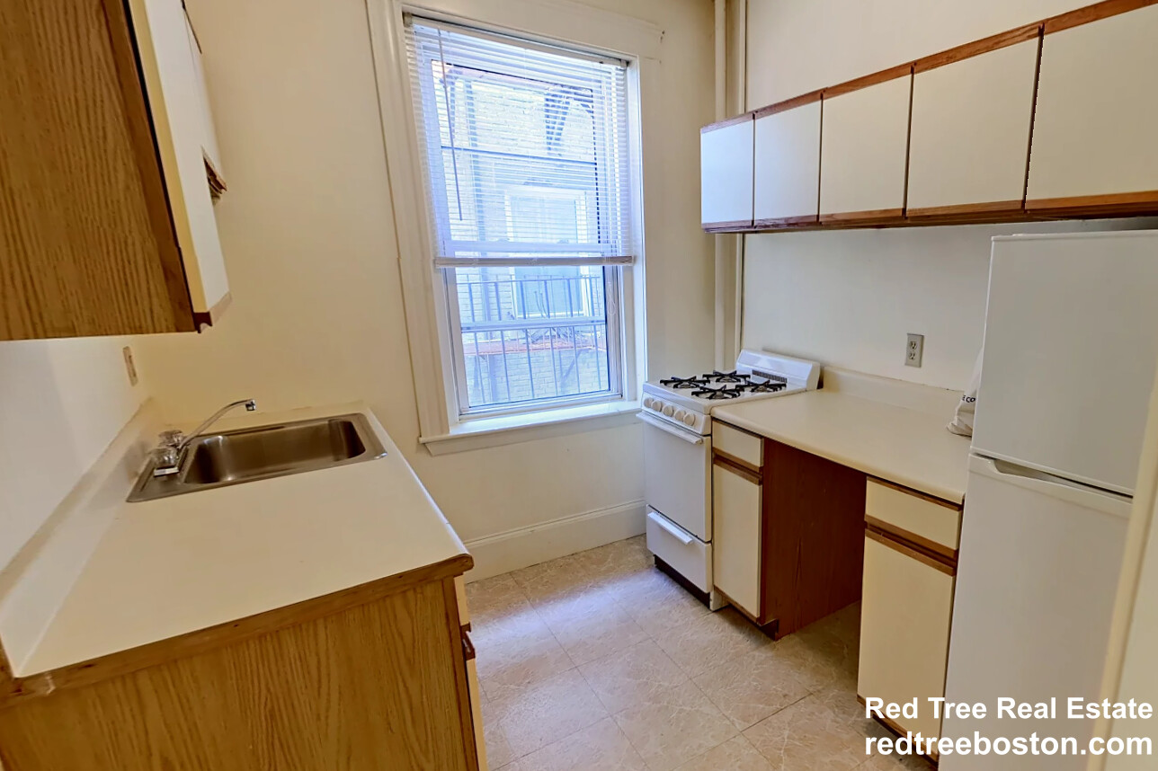 55 Queensberry St, Fenway