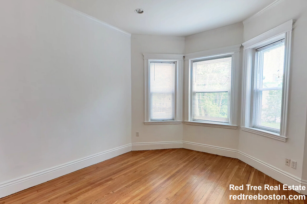 98 Queensberry St, Fenway