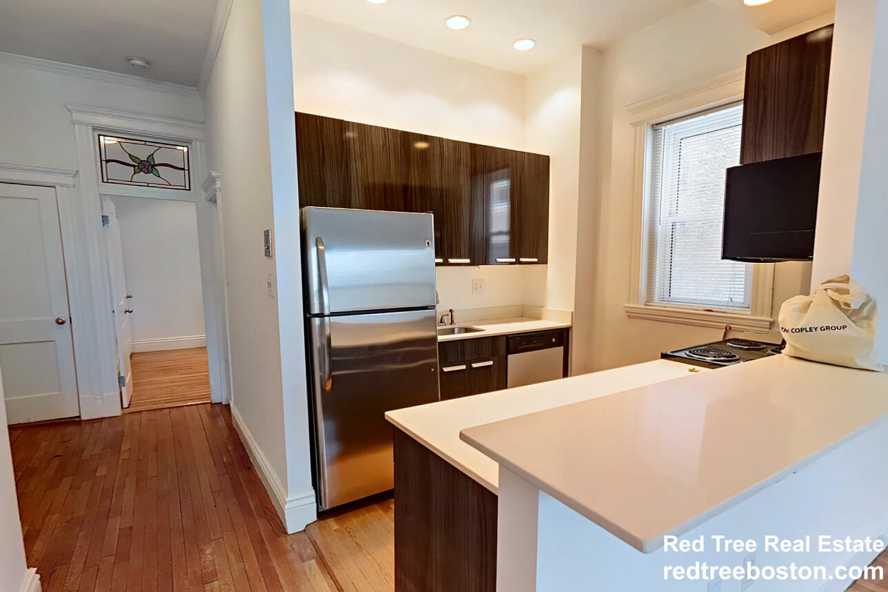 98 Queensberry St, Fenway