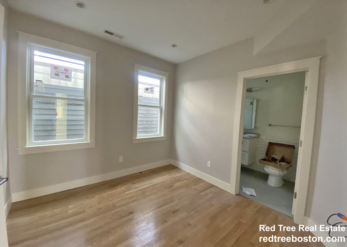 70 Spring St, East Cambridge