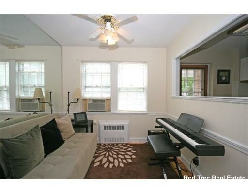 2 bed, 1 bath apartment for rent at 9 Hammond Pkwy Unit 2, Chestnut Hill — photo 5 of 6