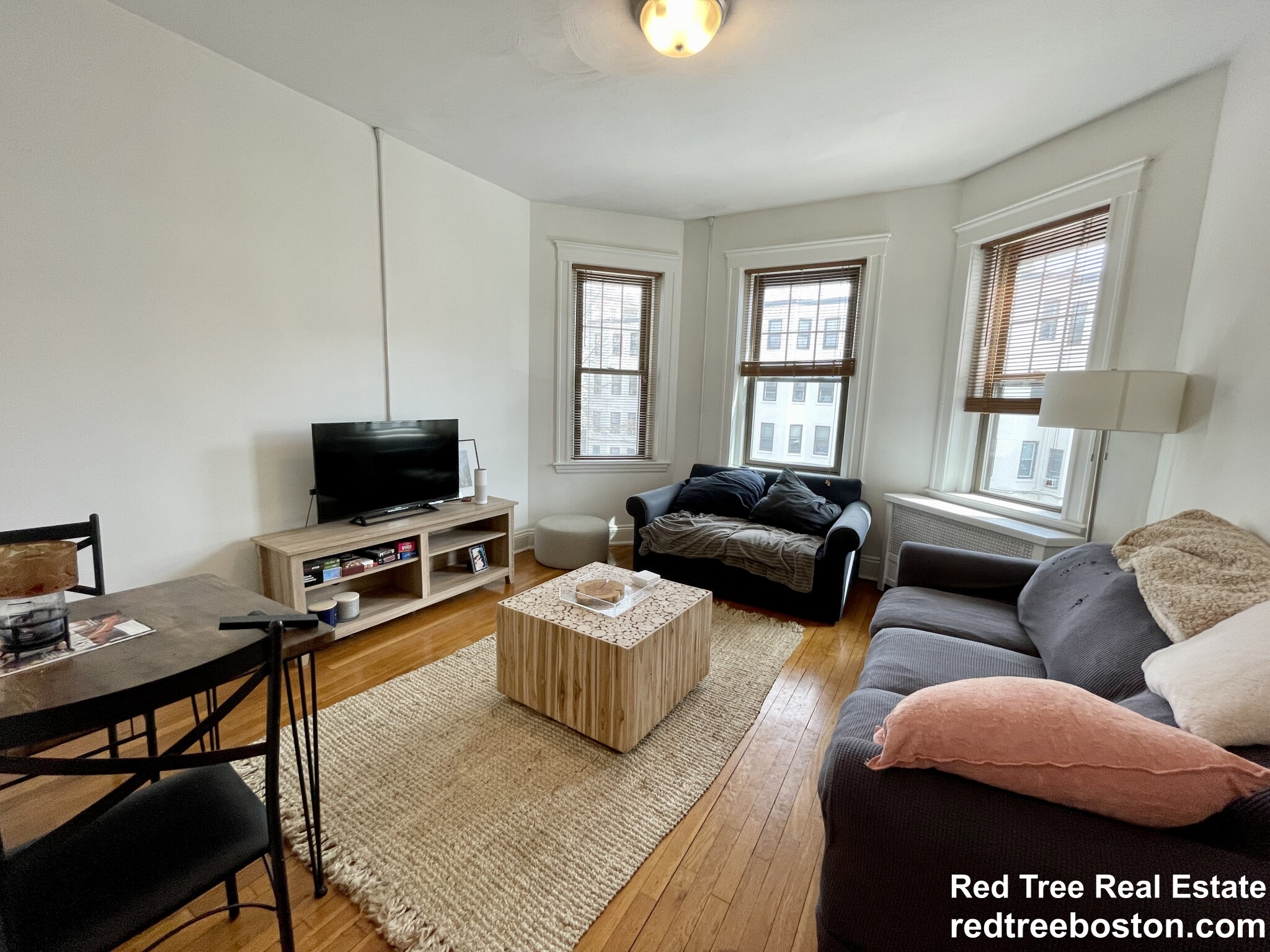 1564 Commonwealth Ave, Brighton