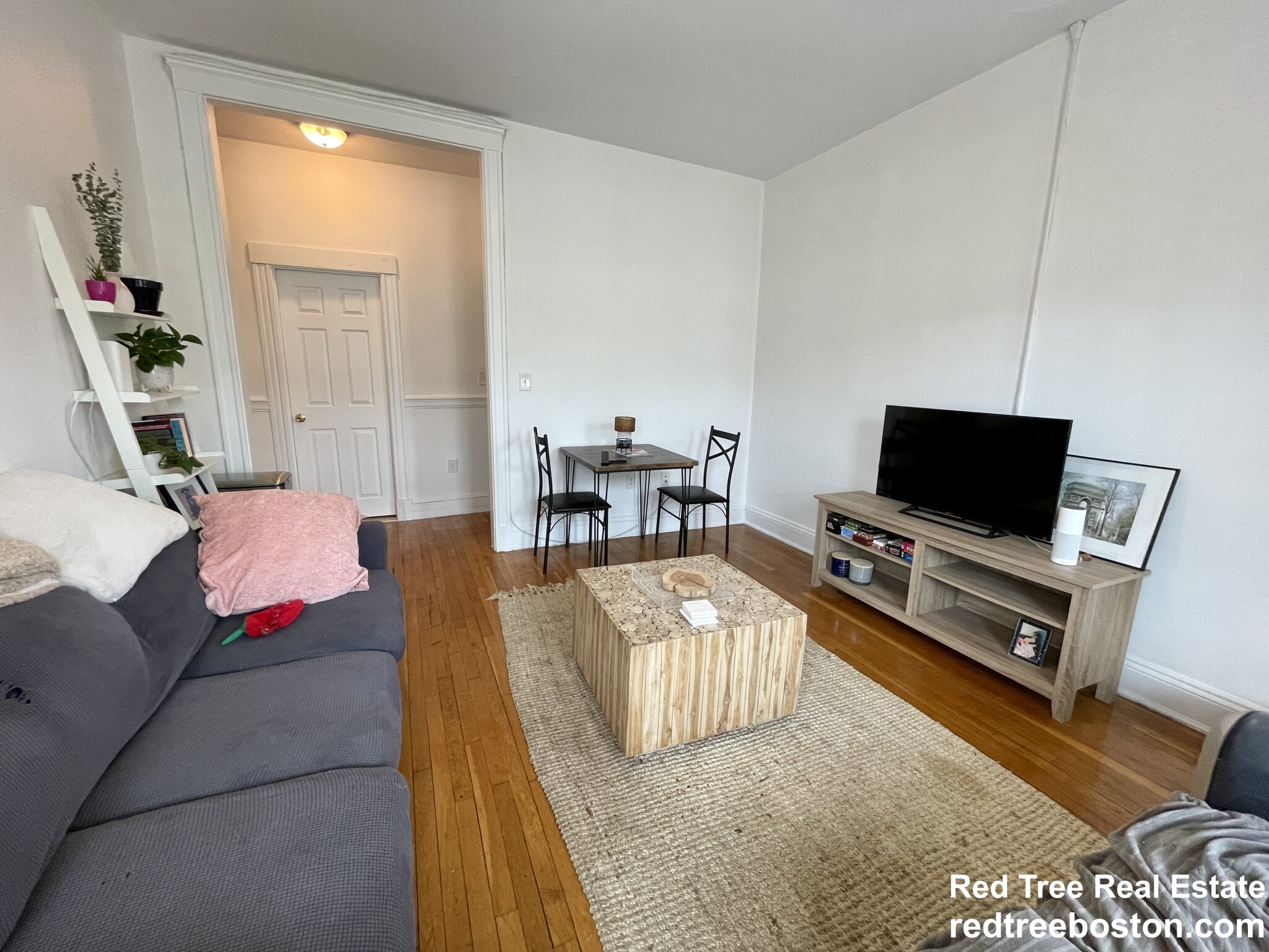 1564 Commonwealth Ave, Brighton