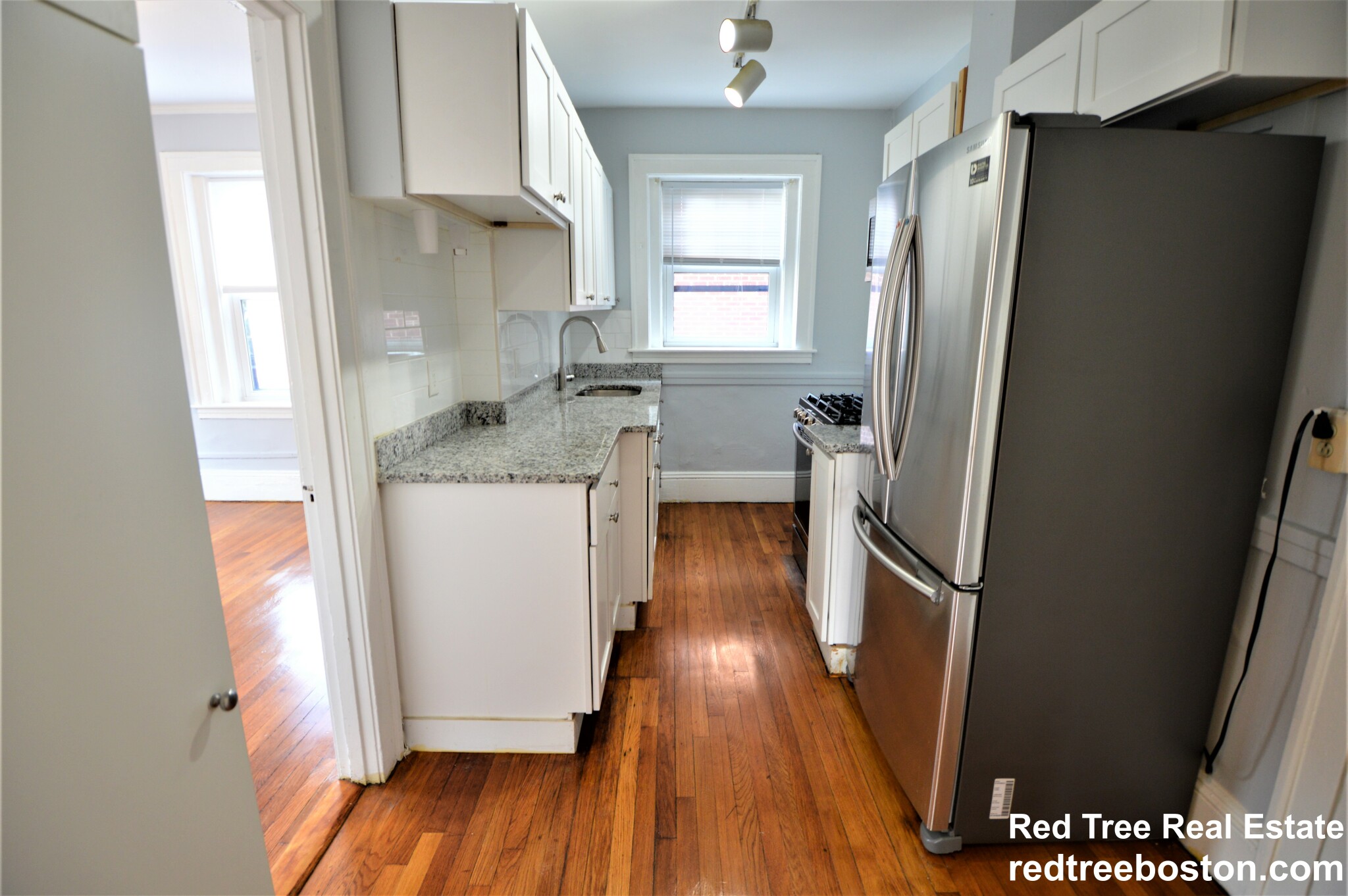 586 Washington St, Brighton