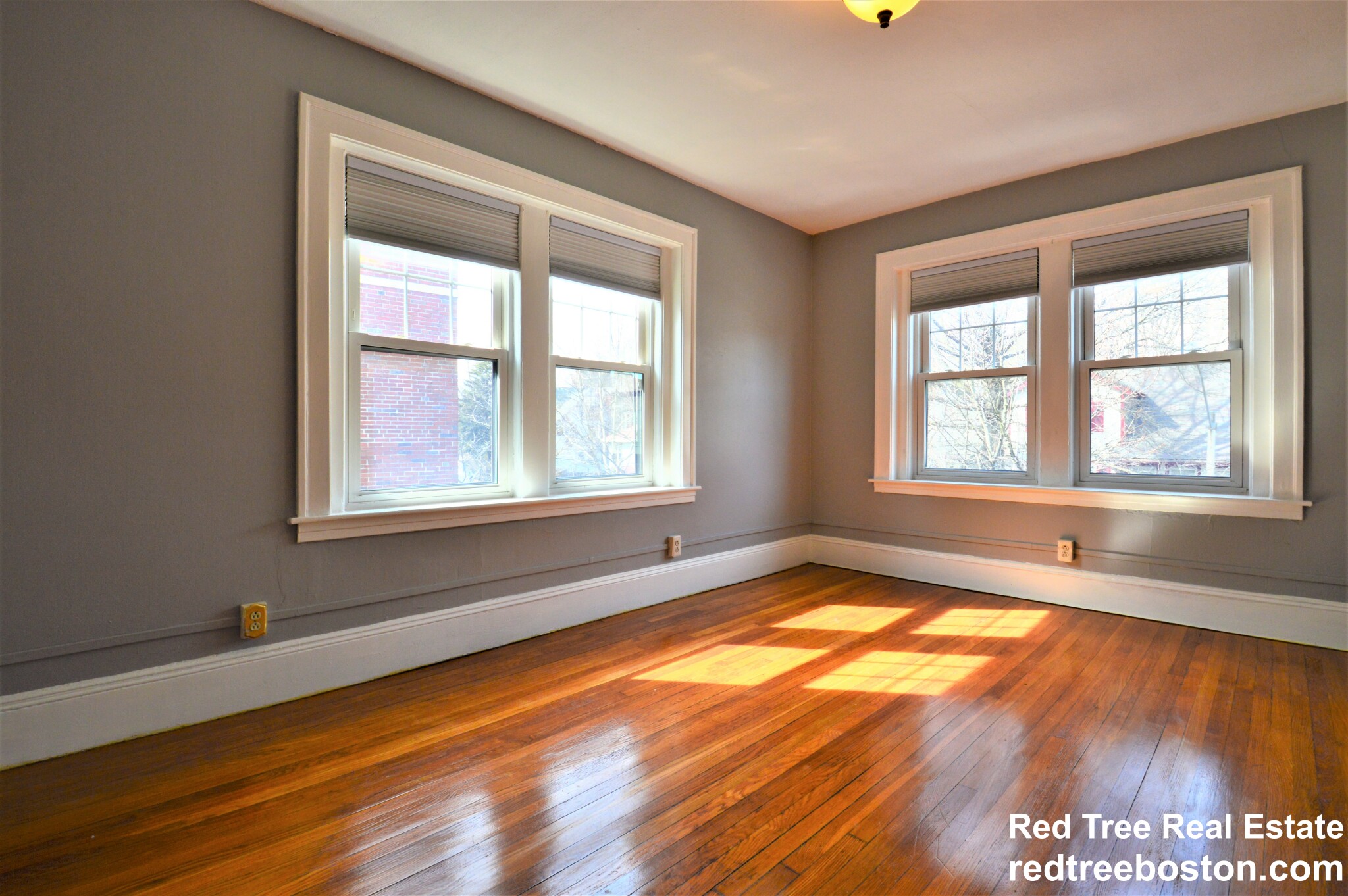 586 Washington St, Brighton