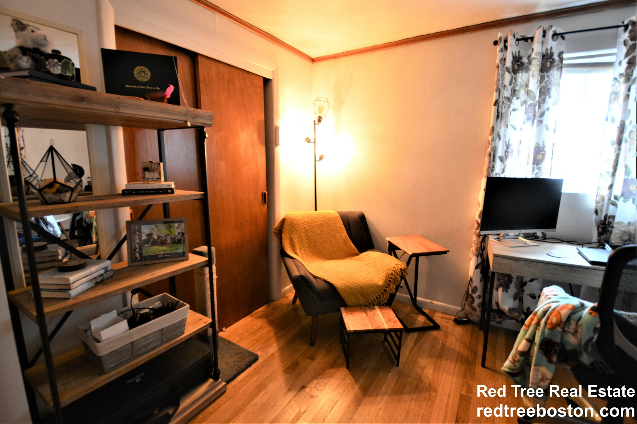 48 Bryon Rd, Chestnut Hill